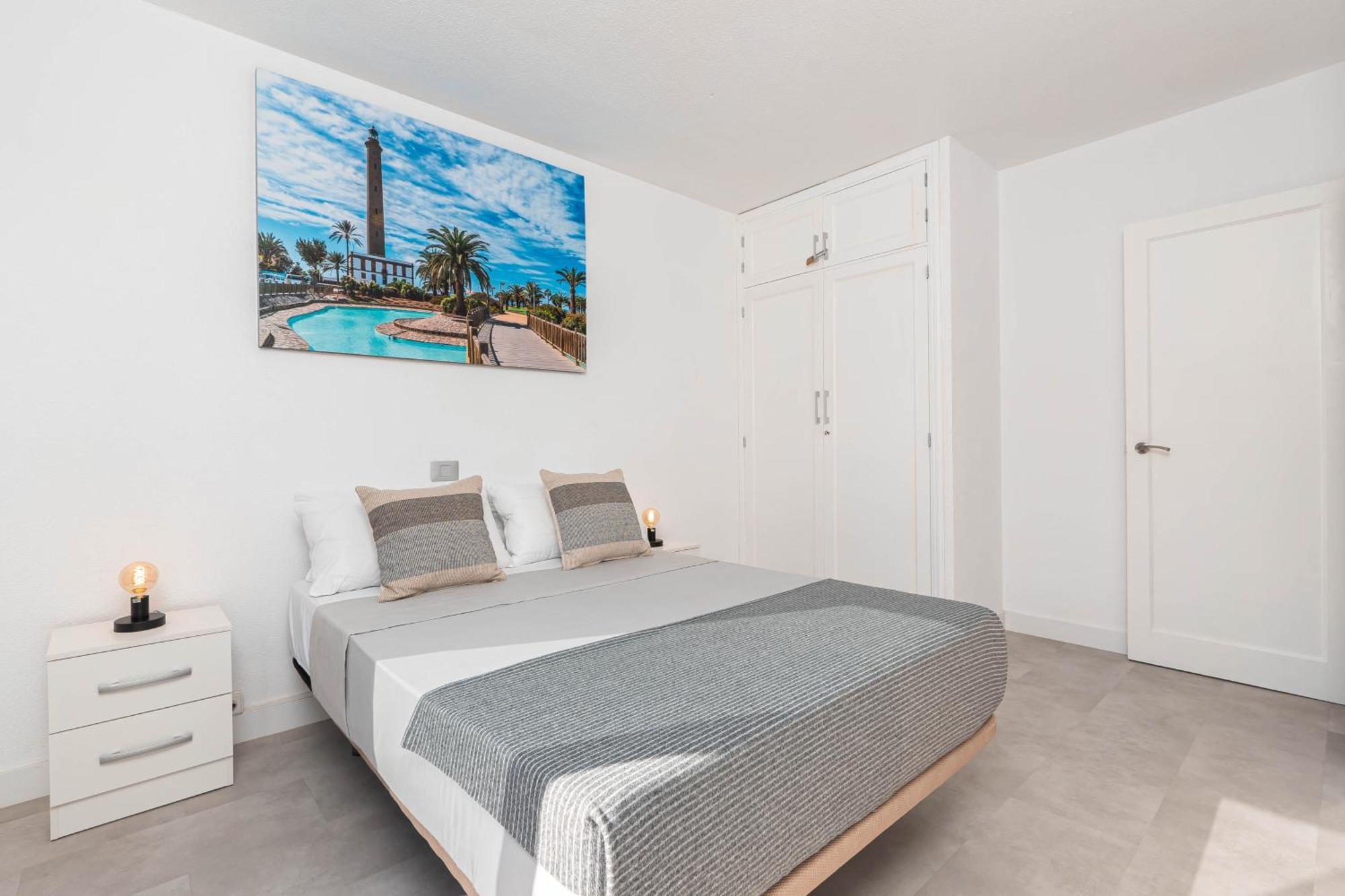 With Sea View And Pool Apartment